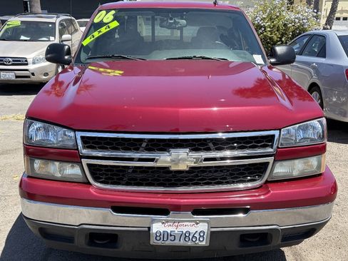 Used 2006 Chevrolet Silverado 1500 LT w/ Onstar Plus Package AWD/4WD image 3
