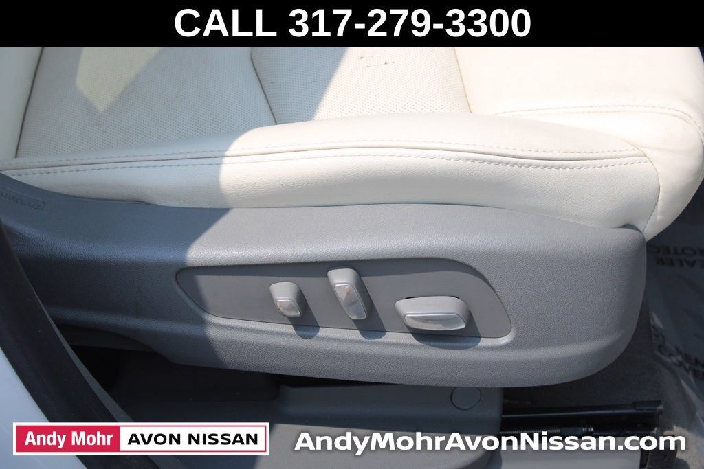 Used 2018 Cadillac XT5 Luxury w/ Driver Awareness Package AWD/4WD image 21
