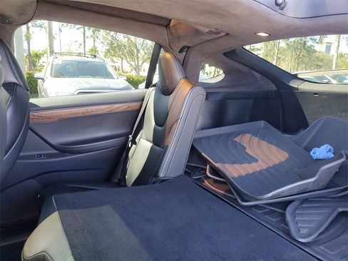 Used 2020 Tesla Model X Long Range image 11