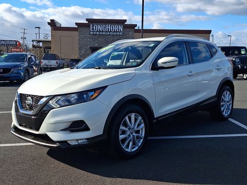 Used 2022 Nissan Rogue Sport SV image 3