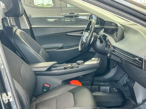 Used 2024 Kia EV6 Light RWD image 16