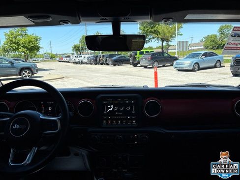 Used 2022 Jeep Wrangler Unlimited Rubicon w/ LED Lighting Group AWD/4WD image 2