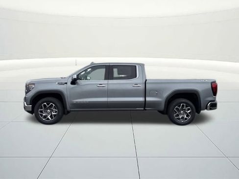 New 2026 GMC Sierra 1500 SLT image 2