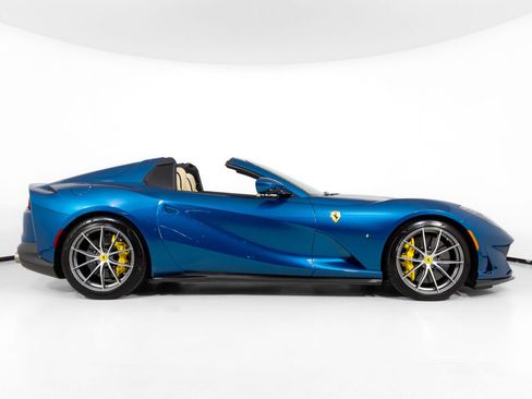 Used 2021 Ferrari 812 GTS RWD image 10
