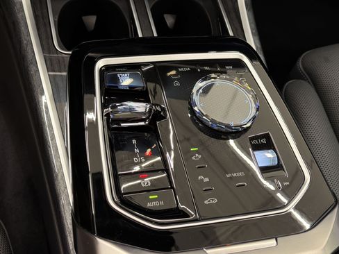 Used 2023 BMW 740i RWD image 16