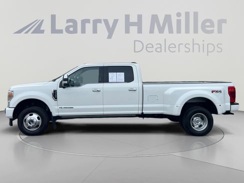 Used 2021 Ford F350 Platinum w/ FX4 Off-Road Package AWD/4WD image 2