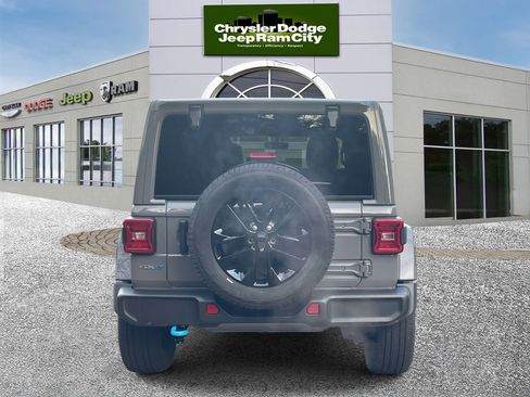 Used 2023 Jeep Wrangler Sahara w/ Cold Weather Group image 7