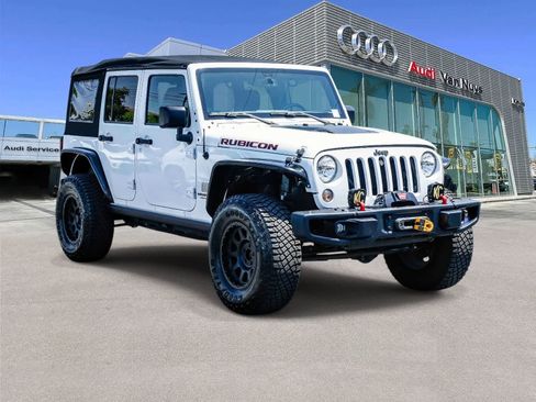 Used 2016 Jeep Wrangler Unlimited Rubicon w/ Connectivity Group AWD/4WD image 5