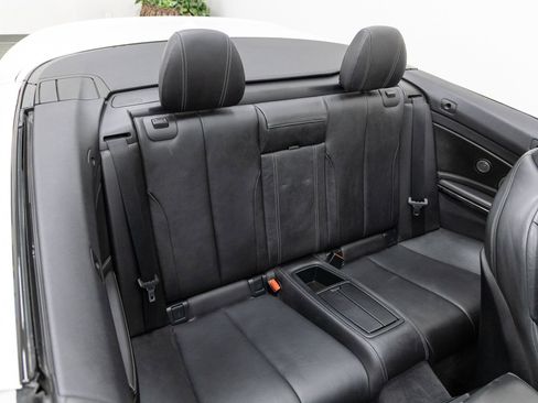 Used 2015 BMW M4 Convertible image 15