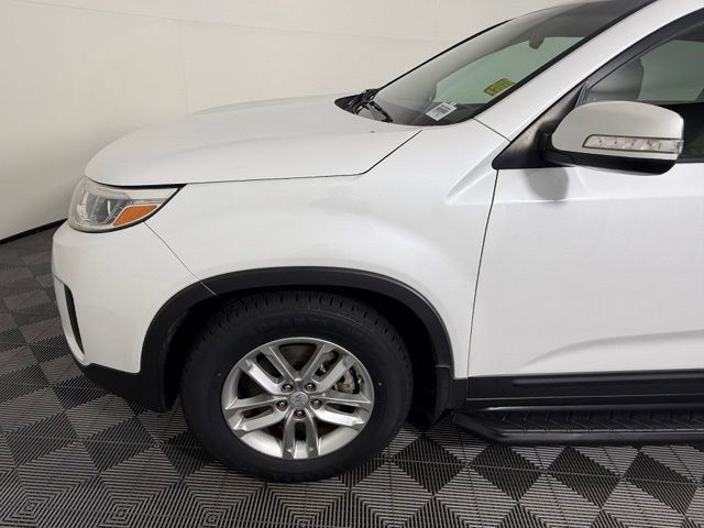 Used 2015 Kia Sorento LX FWD image 13