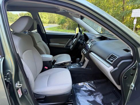 Used 2018 Subaru Forester 2.5i Premium image 16