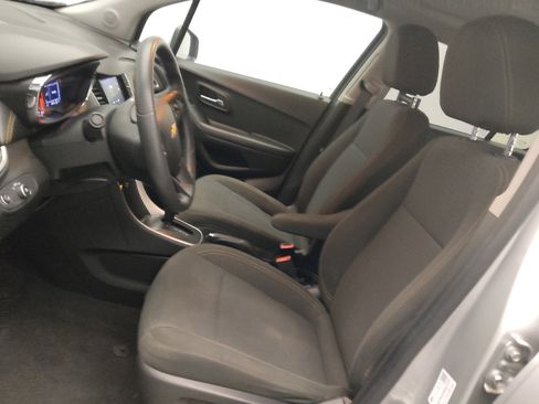 Used 2020 Chevrolet Trax LS w/ Tint and Cruise Package image 17