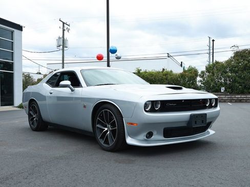 Used 2020 Dodge Challenger R/T Scat Pack w/ Scat Pack Stripe RWD image 3