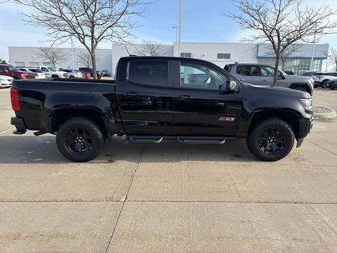 Used 2022 Chevrolet Colorado Z71 w/ Z71 Midnight Edition image 8
