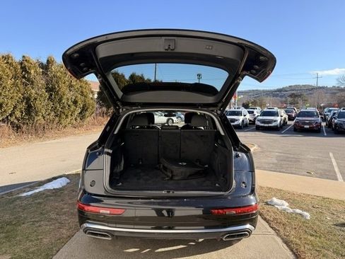 Used 2021 Audi Q5 e Premium Plus w/ Premium Plus Package image 6