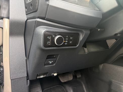 Used 2025 Ford Bronco Badlands AWD/4WD image 29