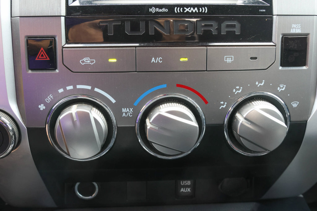 Used 2019 Toyota Tundra SR5 w/ SR5 Upgrade Package AWD/4WD image 26