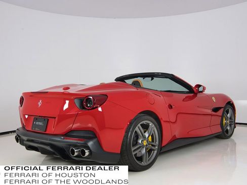 Used 2019 Ferrari Portofino image 7