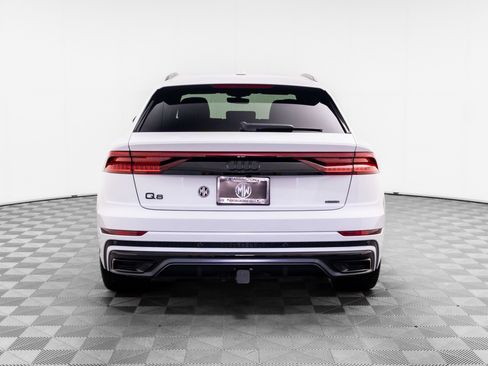 Used 2022 Audi Q8 Prestige w/ Prestige Package AWD/4WD image 4