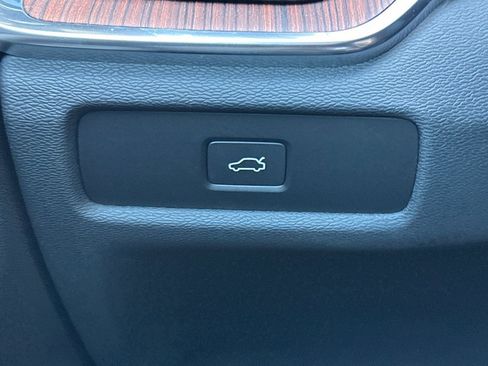 Used 2025 Volvo V60 B5 Cross Country Plus AWD/4WD image 30