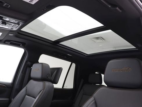 Used 2024 Chevrolet Tahoe High Country w/ Advanced Technology Package image 23