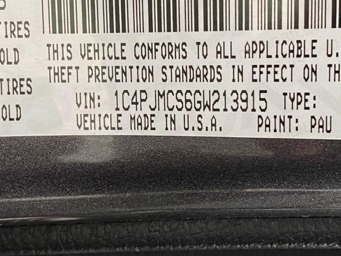 Used 2016 Jeep Cherokee Latitude w/ Comfort/Convenience Group AWD/4WD image 31