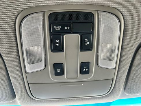 Used 2017 Kia Sedona LX w/ LX Essentials Premium Package FWD image 28