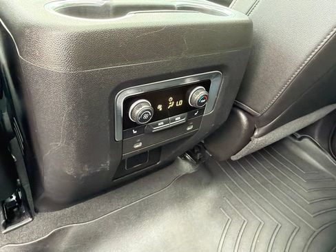 Used 2021 Chevrolet Tahoe Z71 w/ Z71 Off-Road Package AWD/4WD image 38