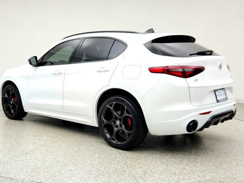 Used 2023 Alfa Romeo Stelvio Veloce AWD/4WD image 7