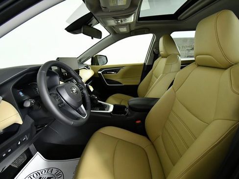 New 2025 Toyota RAV4 XLE Premium image 5