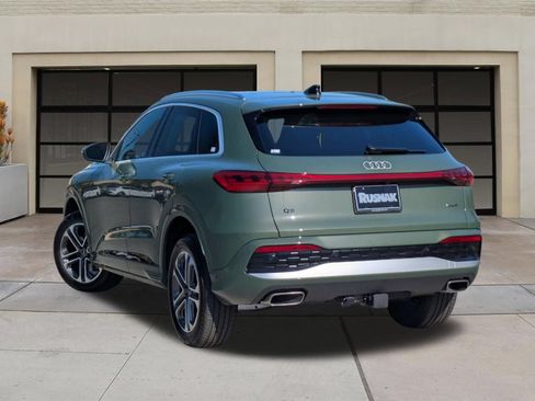Used 2025 Audi Q5 Premium w/ Convenience Package AWD/4WD image 2