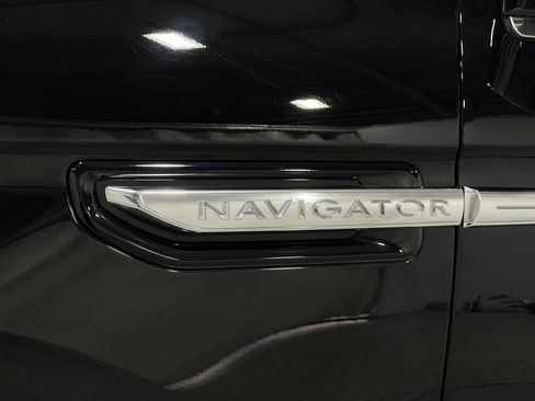 Used 2019 Lincoln Navigator Reserve AWD/4WD image 42