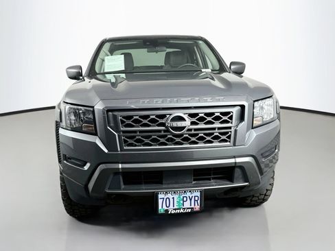 Used 2022 Nissan Frontier SV AWD/4WD image 2