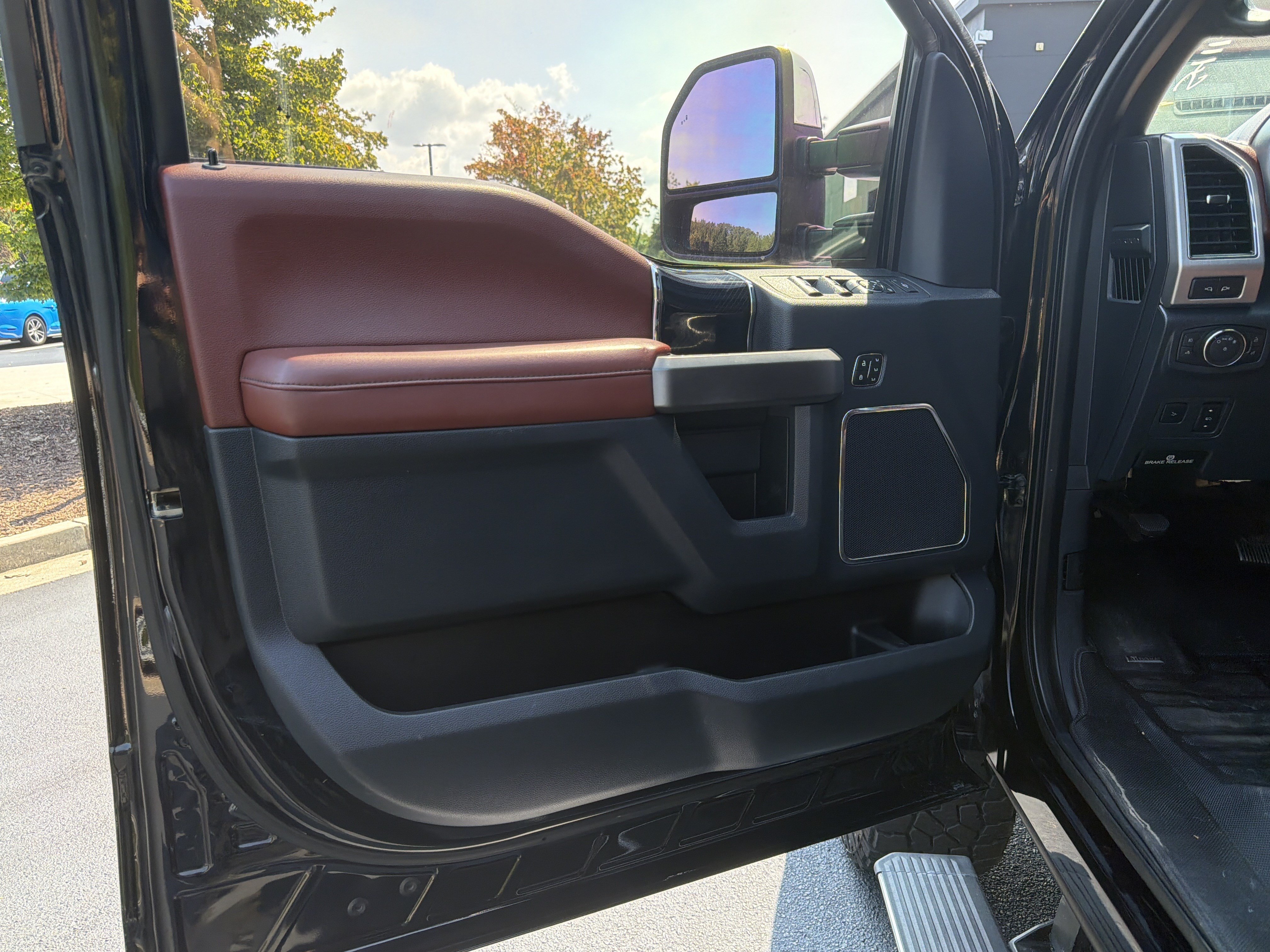 Used 2022 Ford F250 Platinum AWD/4WD image 22