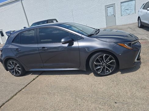 Used 2022 Toyota Corolla XSE FWD image 3