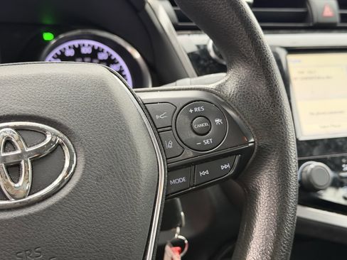 Used 2020 Toyota Camry LE image 17