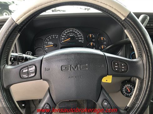 Used 2003 GMC Yukon XL SLT w/ 1SD Preferred Equipment Group AWD/4WD image 16