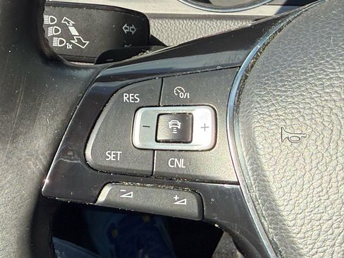 Used 2017 Volkswagen Golf S w/ Driver Assistance Package image 33