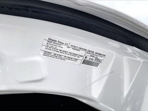 Used 2014 Jeep Grand Cherokee Laredo AWD/4WD image 34