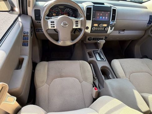Used 2019 Nissan Frontier SV w/ Value Truck Package AWD/4WD image 11