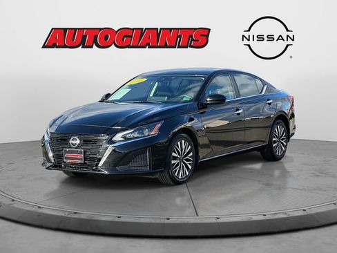 Used 2023 Nissan Altima 2.5 SV w/ SV Premium Package image 6