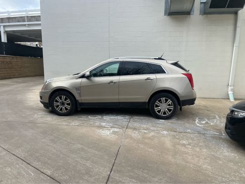 Used 2011 Cadillac SRX Luxury image 1