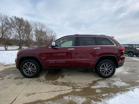 Used 2018 Jeep Grand Cherokee Limited w/ Luxury Group II image 3