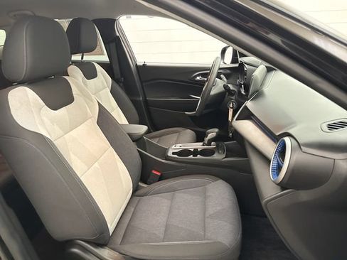 Used 2024 Chevrolet Trax LS w/ LS Convenience Package FWD image 27