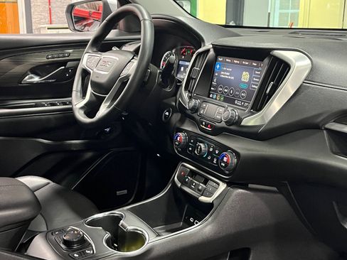 Certified 2024 GMC Terrain SLT w/ Infotainment Package II image 10