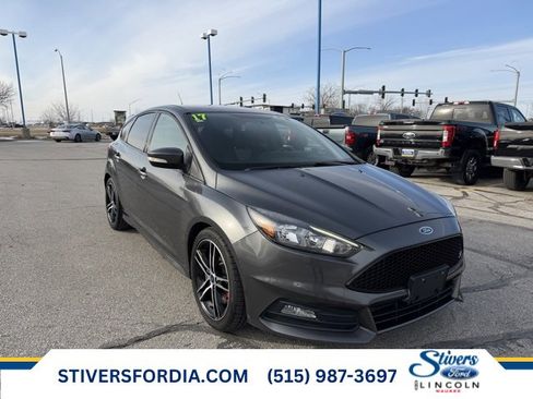 Used 2017 Ford Focus ST image 1