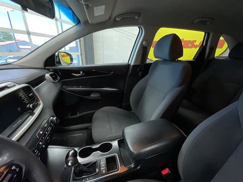 Used 2018 Kia Sorento AWD image 12
