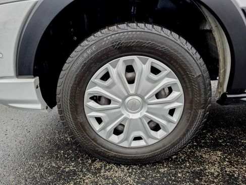 Used 2023 Ford Transit 350 XLT image 14