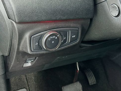 Used 2019 Lincoln MKC Select w/ Select Plus Package FWD image 10
