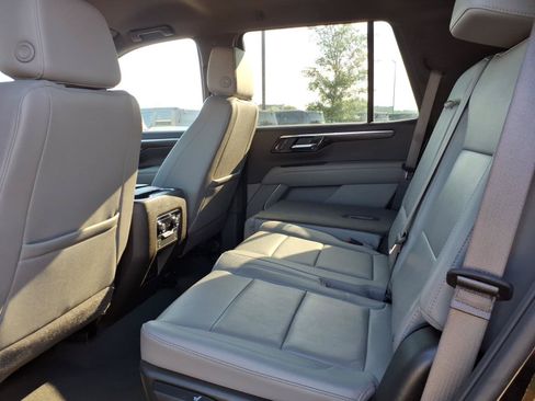 Used 2025 Chevrolet Tahoe LT AWD/4WD image 13